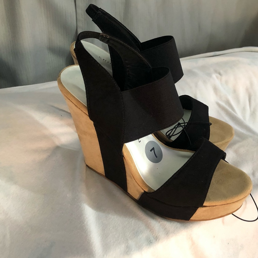 NWOT Chinese laundry wedges